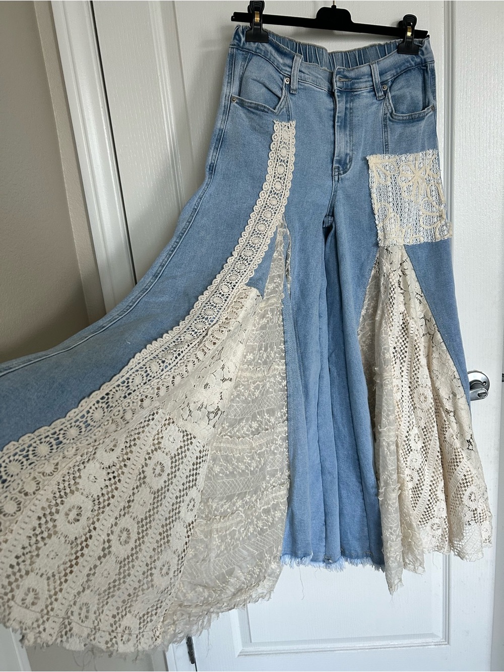 Oli & Hali Light Blue Denim Jeans with Elastic Waist - Picture 4 of 15